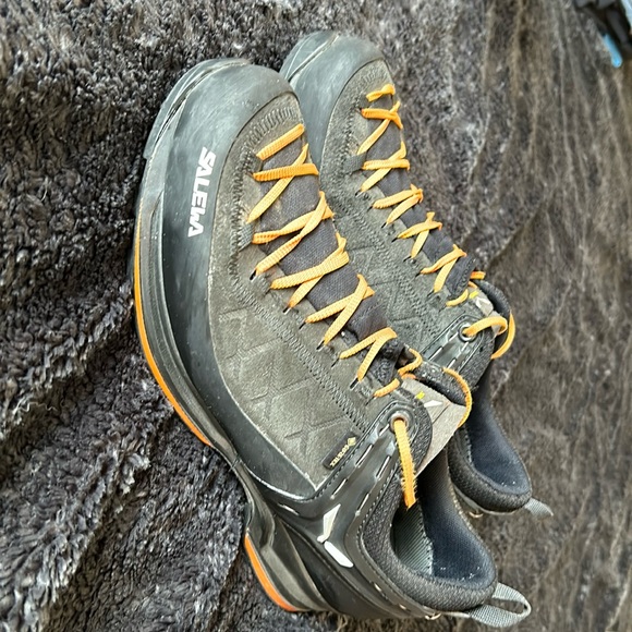 Salewa Mens Mountain Trainer 2 Gortex Hiking Shoe size 10.5